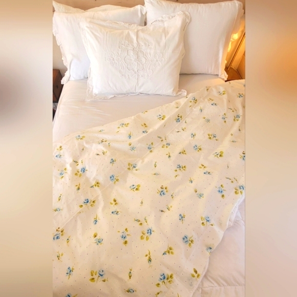 VINTAGE 70's Dbl Flat Sheet, Small Blue Rose Buds w/ Grn, Cot/poly Blend, 1pc - Picture 8 of 12